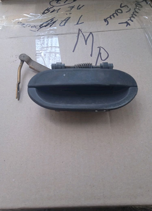 Задняя правая ручка двери dacia supernova 2002 год