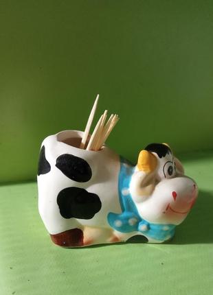 Подставка для зубочисток в виде фарфоровой фигурки коровки.1 фото