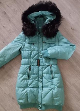 Зимовий пуховик або куртка з натуральної опушенням1 фото