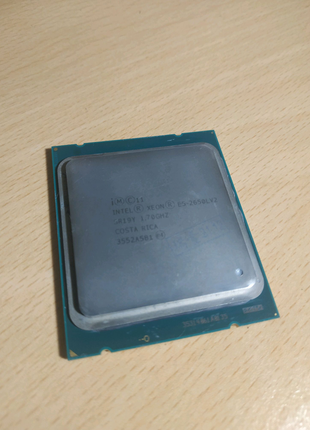 Процесор intel xeon e5 2650l v2