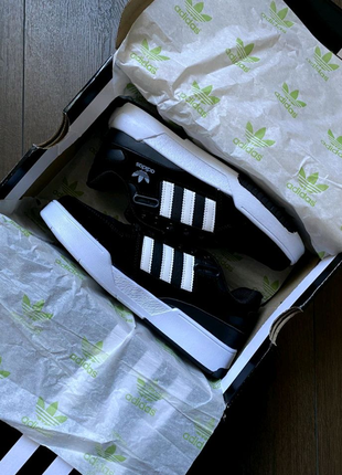 Adidas forum black&white