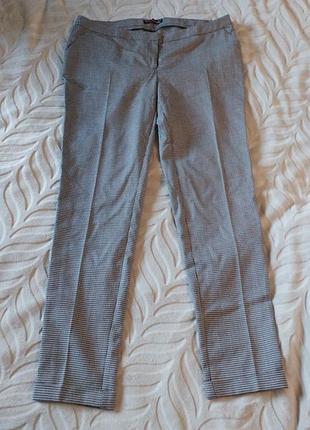 Стильные брючки в мелкую гусиную лапку clockhouse