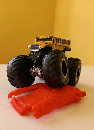 Іграшкова машинка "hot wheels" monster truck шкільний автобус