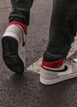 Кросівки nike air jordan retro 1 “white \grey\red ” кроссовки2 фото