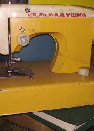 Дитяча швейна машинка ладушка.1 фото
