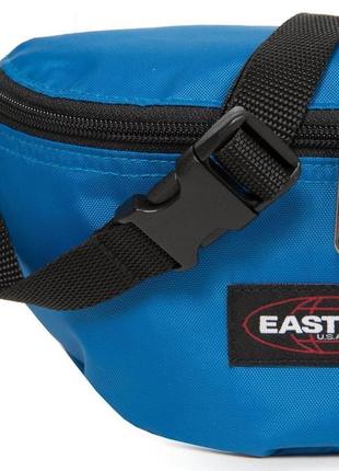 Сумка на пояс eastpak springer (instant blue)4 фото