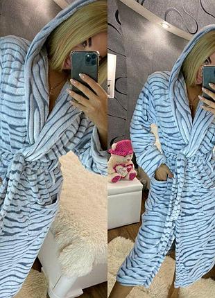 Мягкий плюшевый халат с капюшоном