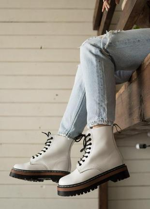 Dr.martens white