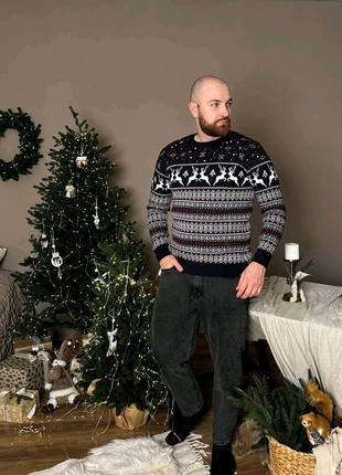 Новорічний светр з оленями2 фото