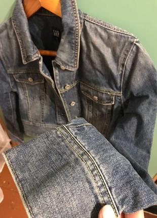 Джинсова куртка gap розмір s2 фото