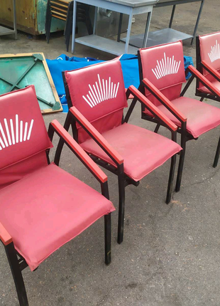 Столи, стільці, зонти (ціни в описі)12 фото