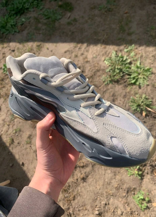 Adidas yeezy boost 700 v21 фото