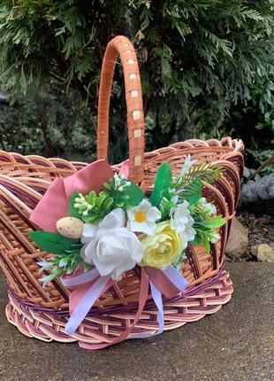 Великодній кошик плетений з лози