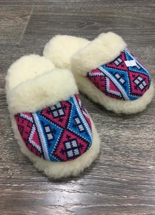 Теплые тапочки на овчине