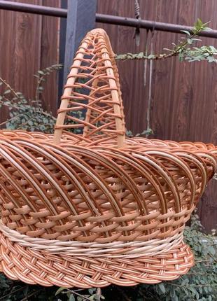 Плетеная корзина из лозы большая, вместительная