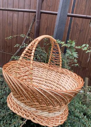 Плетеная корзина из лозы большая, вместительная