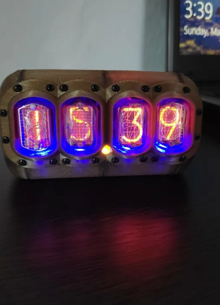 Nixie clock годинник на грі ін-121 фото