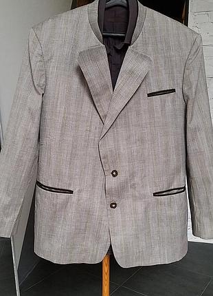 Піджак чоловічий світлий