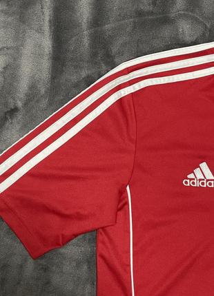 Спортивная футболка adidas