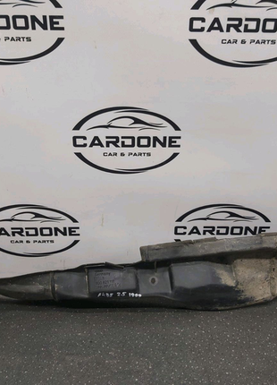 Пыльник крыла правый audi a4b5 8d0821112