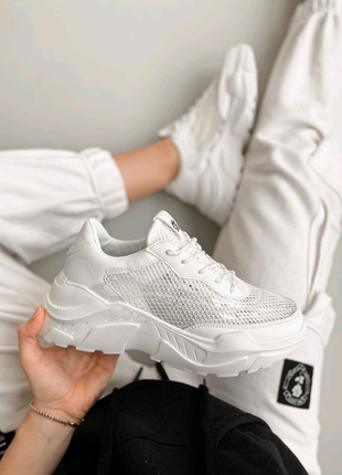Кросівки білі сіточкою1 фото