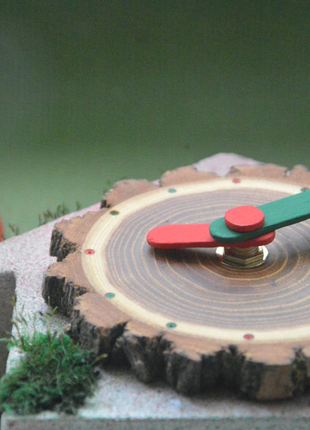 Годинник з бетону та дерева з стабілізованим м"лісовий будиночок"2 фото