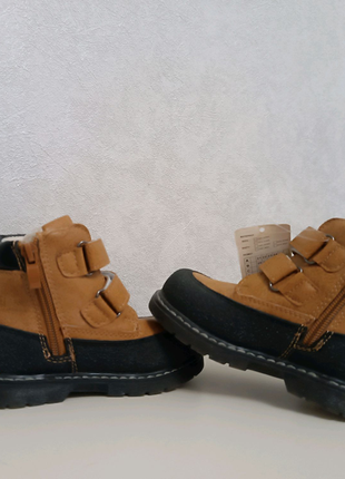 Нові дитячі черевики черевички чобітки кросівки 24,25 розміри2 фото