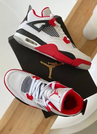 Nike air jordan 4