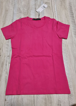 Базова однотонна футболка.solmar. s/m.