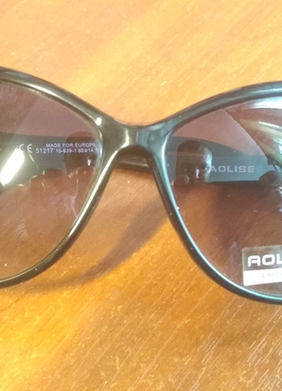 Стильні жіночі сонцезахисні окуляри aolise.