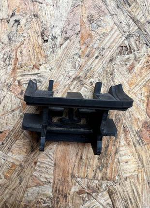 7l0853237a vag кріплення молдинга двері