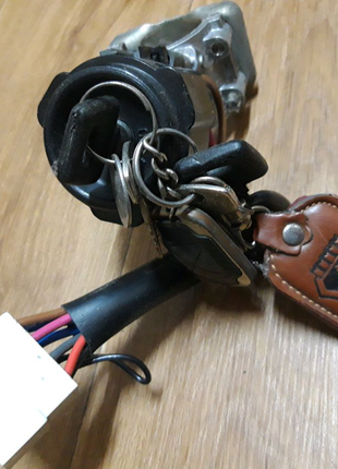 Волга газ замок запалювання 8 контактів