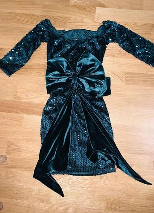 Шикарное платье vila с пайетками и бархатнмм поясом