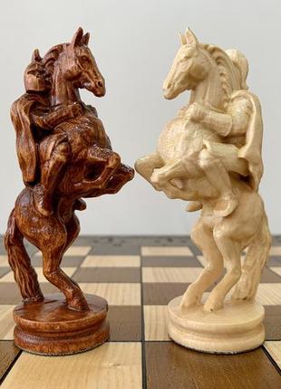 Шахові фігури " лицарі" із натуральної деревини клена7 фото