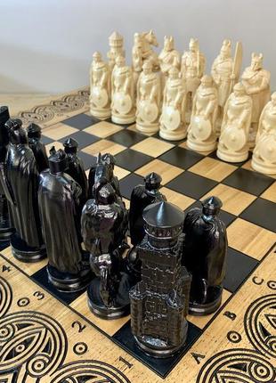 Шахові фігури " лицарі" із натуральної деревини клена12 фото