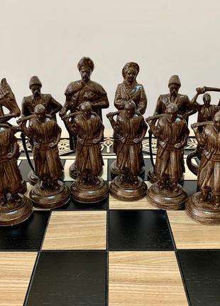 Набір: шахова дошка та фігури "битва престолів & козаки"7 фото