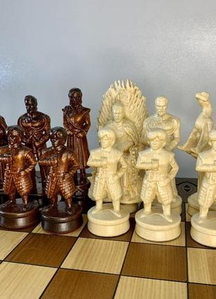 Набір шахових фігур "гра престолів" у кольорі омбре з клена4 фото