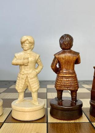 Набір шахових фігур "гра престолів" у кольорі омбре з клена8 фото