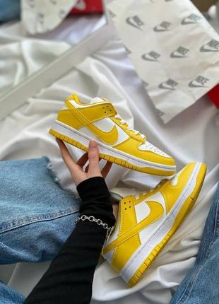 Кросівки nike air jordan dunk low yellow1 фото