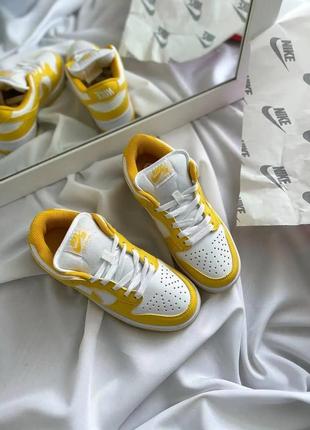 Кросівки nike air jordan dunk low yellow3 фото