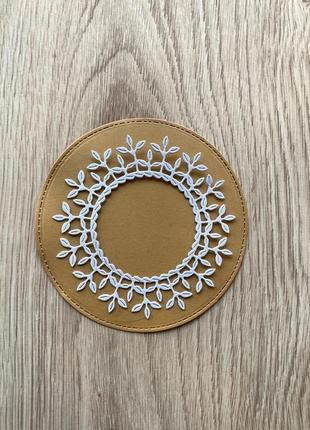 Вирубка 'рамка-вінок '.