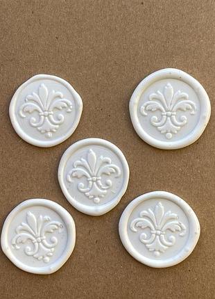 Сургучеві  відтиски. "герб" - білий