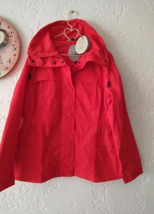 Куртка ветровка красная