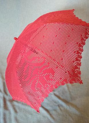 Ажурна парасолька червоного кольору2 фото
