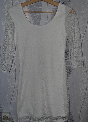 Кружевное платье в идеальном состоянии