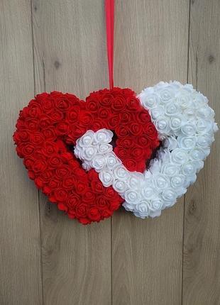Двойное бело-красное сердце из роз - декор ко дню святого валентина, свадьба,