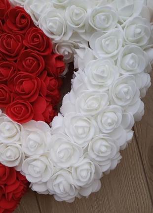 Двойное бело-красное сердце из роз - декор ко дню святого валентина, свадьба,3 фото