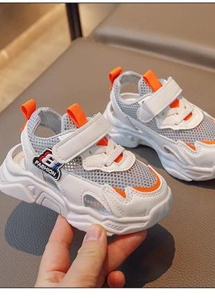 Босоніжки кроссівки для діток в описі дві ціни