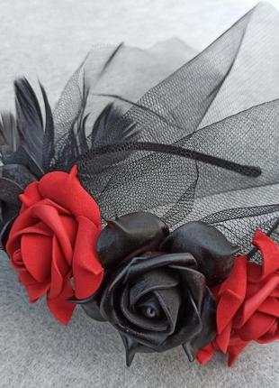 Обруч з чорними та червоними трояндами з вуаллю до хеловіну9 фото