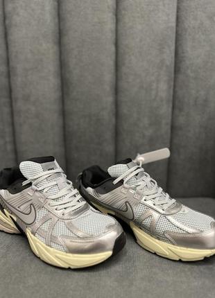 Новая модель мужских кроссовок nike vomero 56 фото